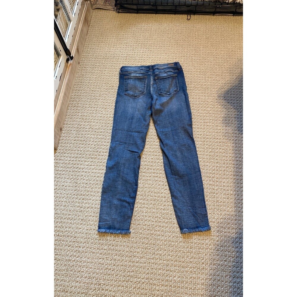 Sneak peek jeans Size 9 Lowrise - Picture 7 of 9